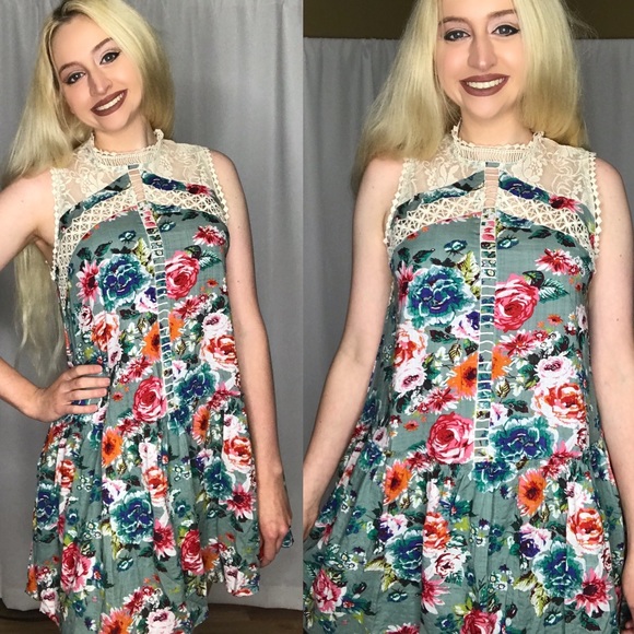 SALE NWT Umgee Boutique Floral Dress S M L - Picture 2 of 6